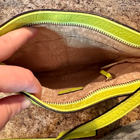 Like green Kate Spade crossbody - Picture 3 of 4